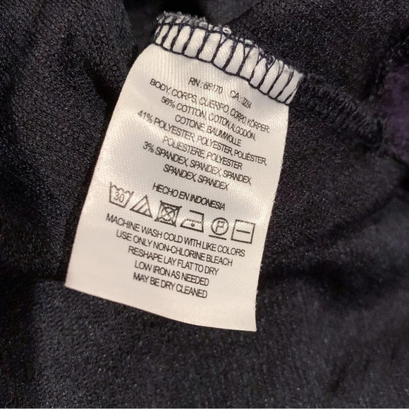 Deletta Cropped 3/4 Sleeve Navy Blue Knit Blouse - Picture 10 of 10